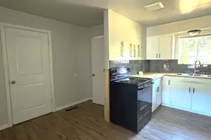 621 Irving Dr, Myrtle Creek, OR 97457 - Photo 10
