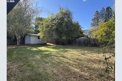 621 Irving Dr, Myrtle Creek, OR 97457 - Photo 24