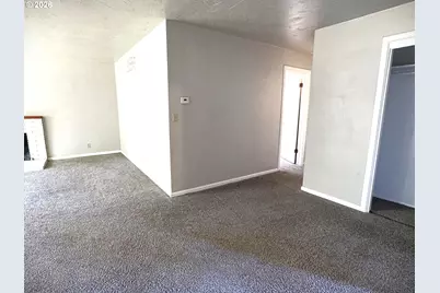 621 Irving Dr, Myrtle Creek, OR 97457 - Photo 2