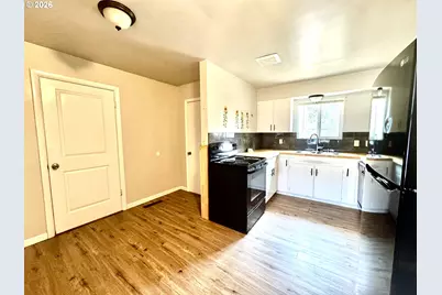 621 Irving Dr, Myrtle Creek, OR 97457 - Photo 8