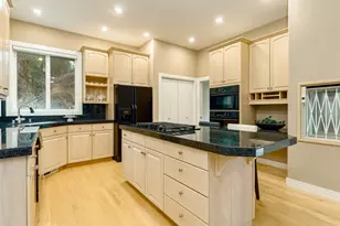 4844 NW Rainier Ct, Camas, WA 98607 - Photo 16