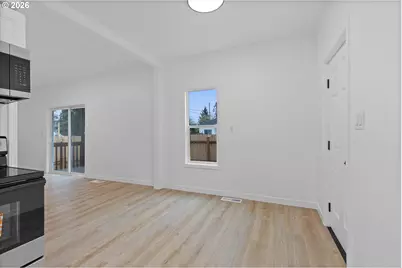 9828 SE Ellis St, Portland, OR 97266 - Photo 8