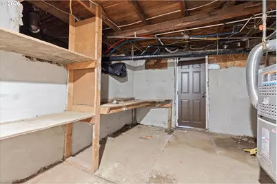 9828 SE Ellis St, Portland, OR 97266 - Photo 34