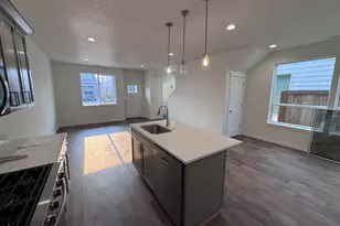 360 SE Shetterly Dr, Dallas, OR 97338 - Photo 6