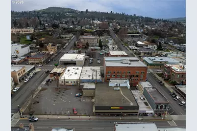 212 E 2nd St, The Dalles, OR 97058 - Photo 8