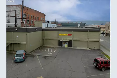 212 E 2nd St, The Dalles, OR 97058 - Photo 4