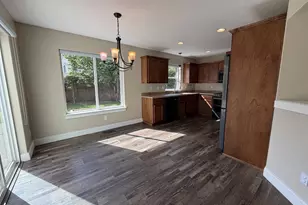 1113 SW Sequoia Ln, Dallas, OR 97338 - Photo 2