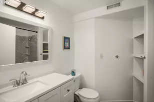 12040 NW Lovejoy St, Portland, OR 97229 - Photo 16