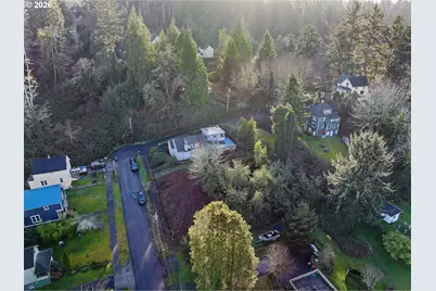 755 38th St, Astoria, OR 97103 - Photo 2
