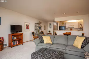 129 N Hayden Bay Dr, Portland, OR 97217 - Photo 14