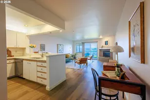 129 N Hayden Bay Dr, Portland, OR 97217 - Photo 10