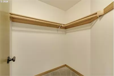 8806 N Fiske Ave, Portland, OR 97203 - Photo 16