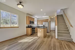 8806 N Fiske Ave, Portland, OR 97203 - Photo 8