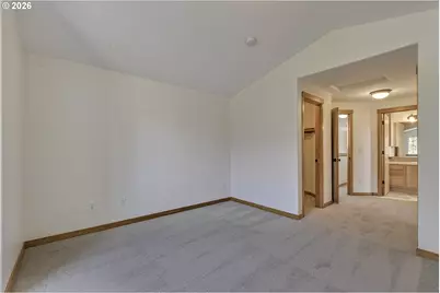 8806 N Fiske Ave, Portland, OR 97203 - Photo 14