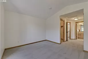 8806 N Fiske Ave, Portland, OR 97203 - Photo 14