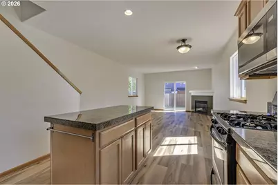 8806 N Fiske Ave, Portland, OR 97203 - Photo 6