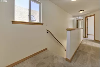 8806 N Fiske Ave, Portland, OR 97203 - Photo 10