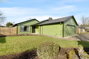 247 SW Manzanita St, McMinnville, OR 97128 - Photo 2