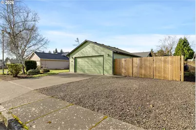 247 SW Manzanita St, McMinnville, OR 97128 - Photo 4