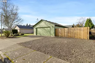 247 SW Manzanita St, McMinnville, OR 97128 - Photo 4