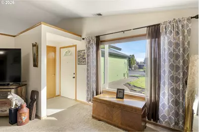 247 SW Manzanita St, McMinnville, OR 97128 - Photo 6