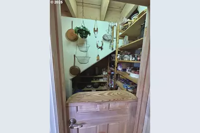 31640 Spruce Dr, Gold Beach, OR 97444 - Photo 12