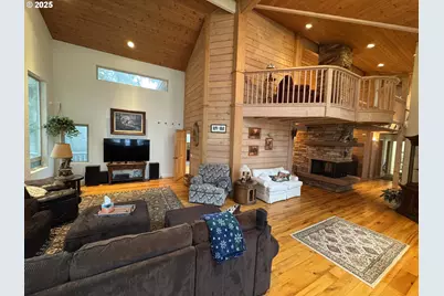 31640 Spruce Dr, Gold Beach, OR 97444 - Photo 16