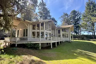 31640 Spruce Dr, Gold Beach, OR 97444 - Photo 48