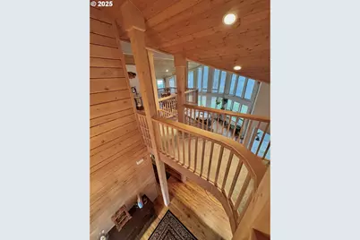 31640 Spruce Dr, Gold Beach, OR 97444 - Photo 32