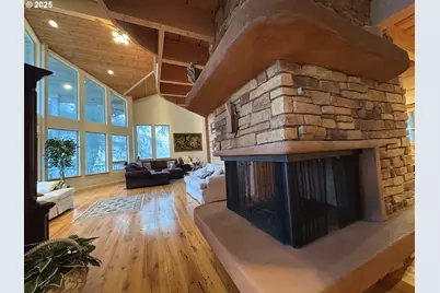31640 Spruce Dr, Gold Beach, OR 97444 - Photo 14