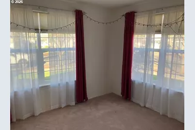 2846 Roanoke St, Woodburn, OR 97071 - Photo 10