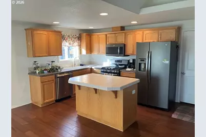 2846 Roanoke St, Woodburn, OR 97071 - Photo 4