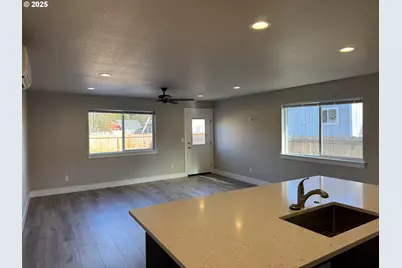 158 SE Mosher Ave, Roseburg, OR 97470 - Photo 8