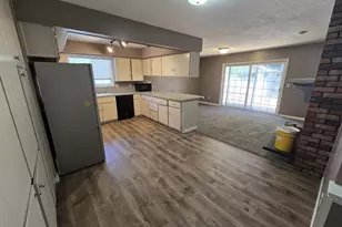 4002 Oak St, Longview, WA 98632 - Photo 8