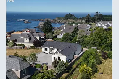 7205 Edge Cliff Dr, Brookings, OR 97415 - Photo 2
