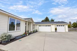 7205 Edge Cliff Dr, Brookings, OR 97415 - Photo 4