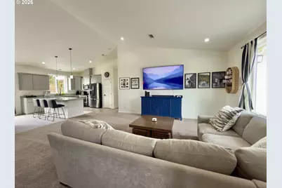 7205 Edge Cliff Dr, Brookings, OR 97415 - Photo 12