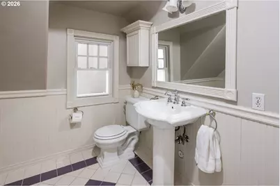 1725 N Sumner St, Portland, OR 97217 - Photo 36
