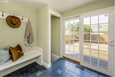1725 N Sumner St, Portland, OR 97217 - Photo 20