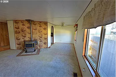 569 S 51st Pl, Springfield, OR 97478 - Photo 6