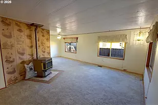 569 S 51st Pl, Springfield, OR 97478 - Photo 4