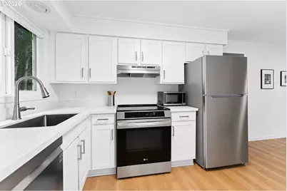 5029 SW Coronado St, Portland, OR 97219 - Photo 8