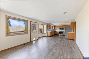 875 Jev Ct, Salem, OR 97304 - Photo 8