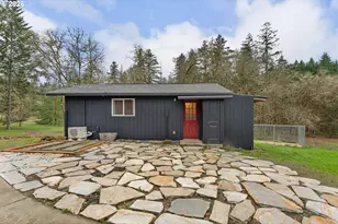 8148 Melqua Rd, Umpqua, OR 97486 - Photo 32