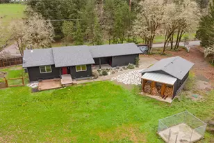 8148 Melqua Rd, Umpqua, OR 97486 - Photo 2
