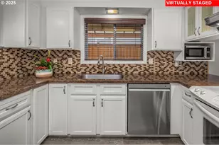 4524 NE 76th Ave, Portland, OR 97218 - Photo 16