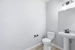 3163 NE 117th Ave, Portland, OR 97220 - Photo 8