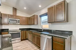 127 SW Nye Ave, Pendleton, OR 97801 - Photo 10