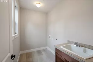11614 NW Kearney St, Portland, OR 97229 - Photo 32
