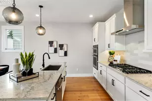 11614 NW Kearney St, Portland, OR 97229 - Photo 14